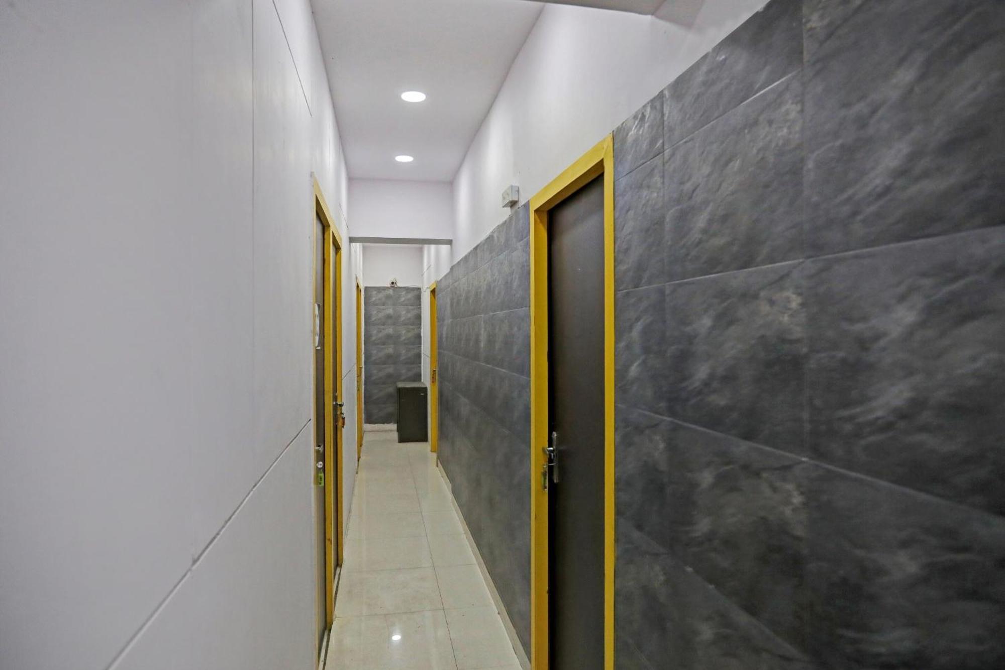 Hotel O North Campus นิวเดลี ภายนอก รูปภาพ