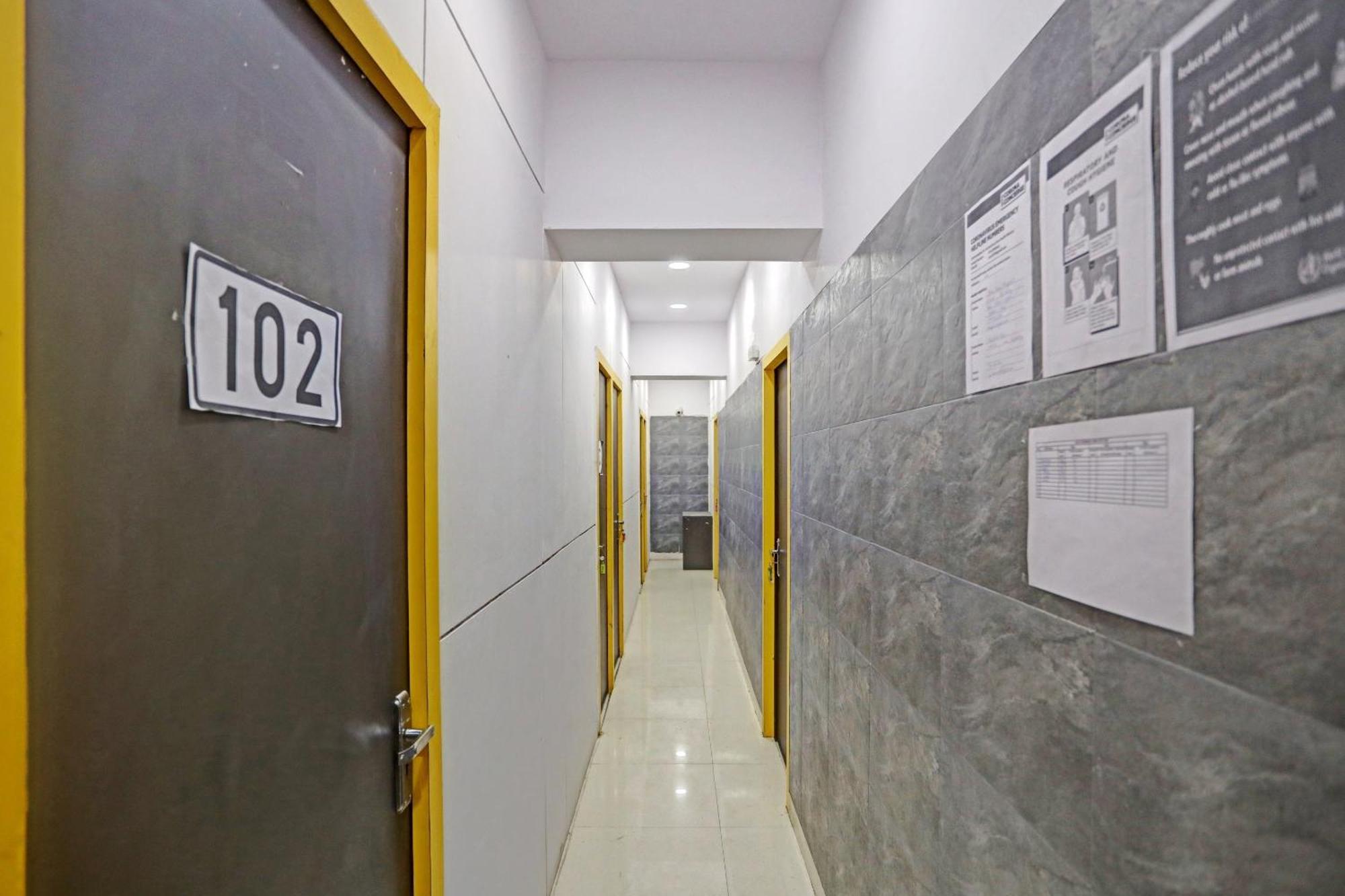 Hotel O North Campus นิวเดลี ภายนอก รูปภาพ